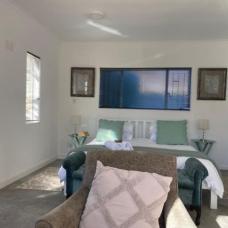 4 On Belmont Avenue Somerset West Exterior foto